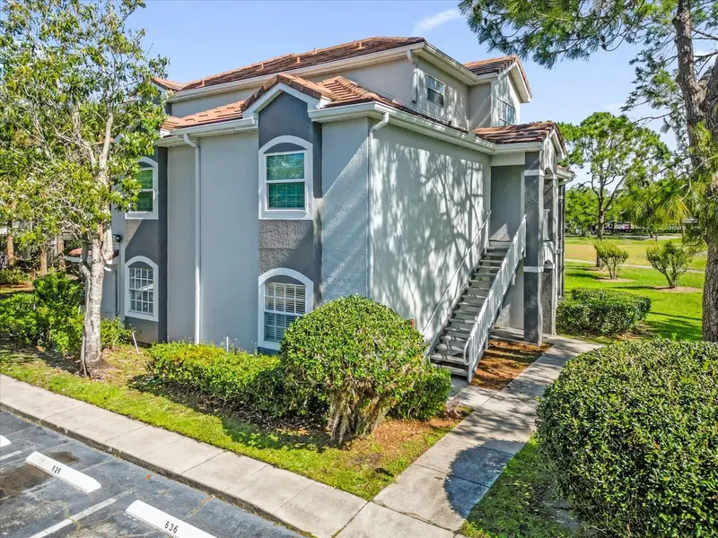 13953 Fairway Island Dr #618, FL