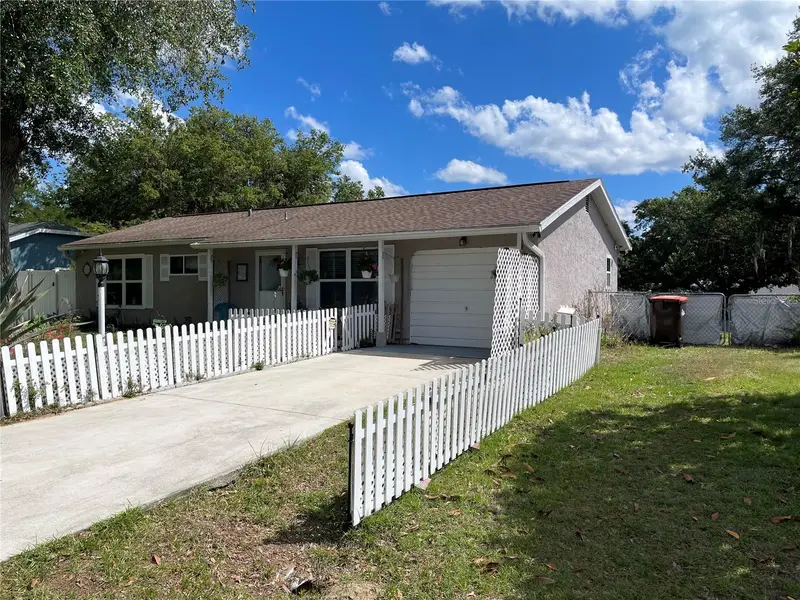 35 Hickory Track Way, FL