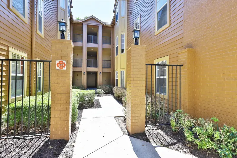 409 Summit Ridge Pl #111, FL