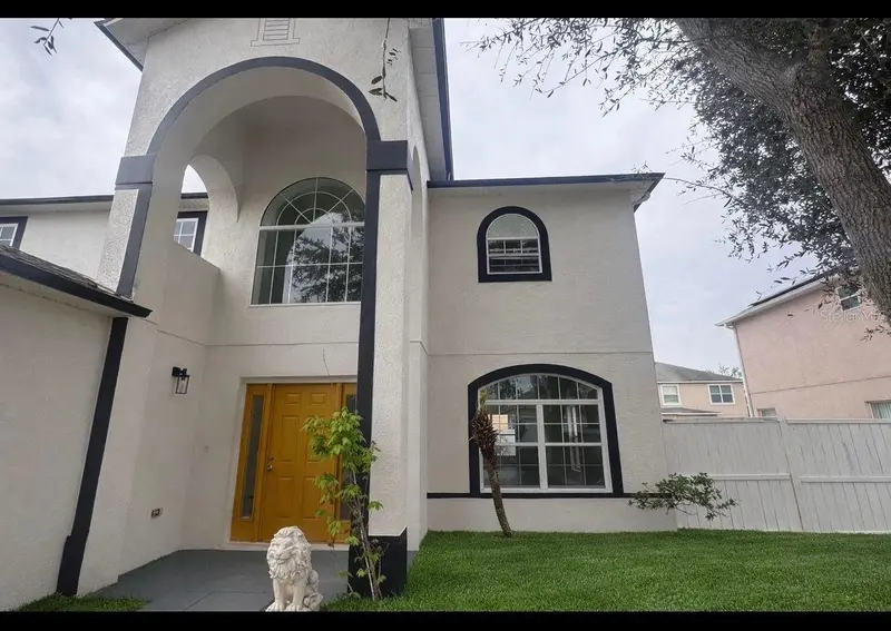 563 Bristol Cir, FL