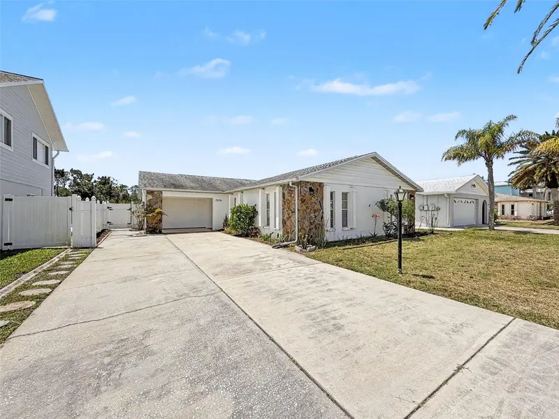 7038 Southwind Dr, FL
