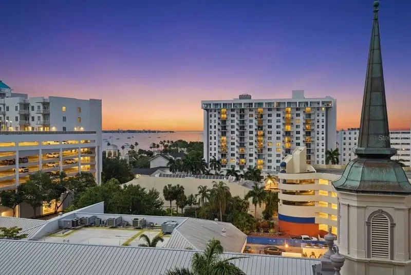 111 S Pineapple Ave #714, FL