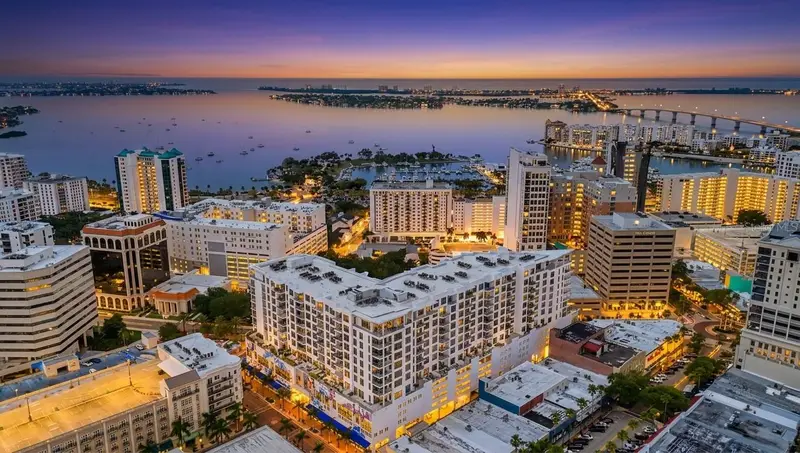 111 S Pineapple Ave #714, FL