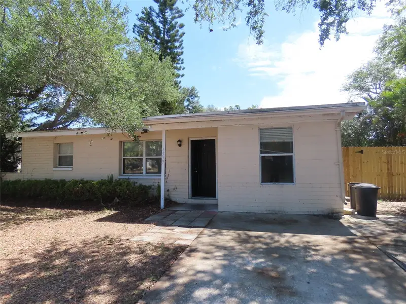 6595 64th Way N, FL