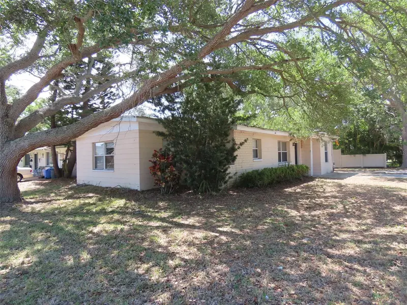 6595 64th Way N, FL