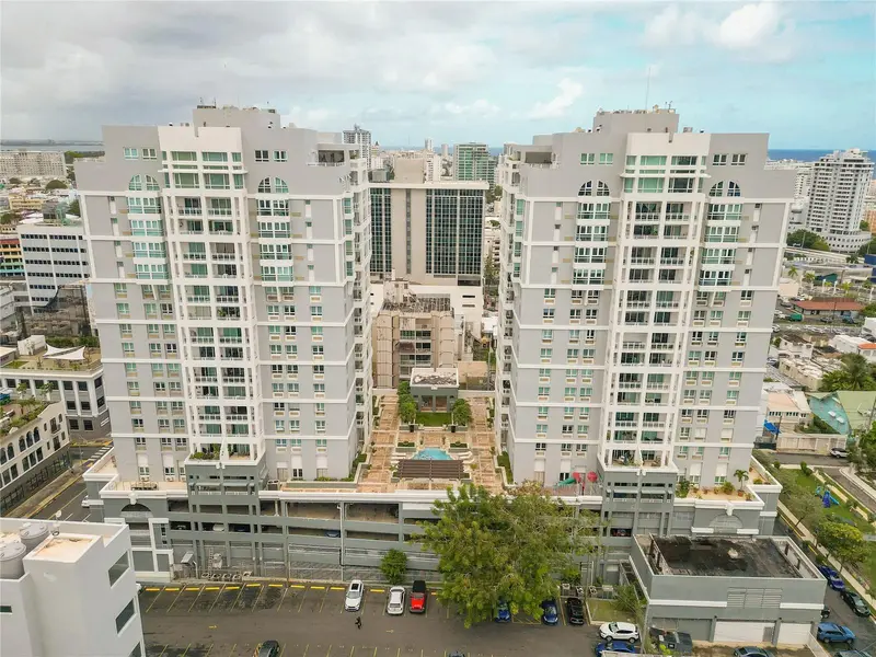 303 Villamil #1712, PR