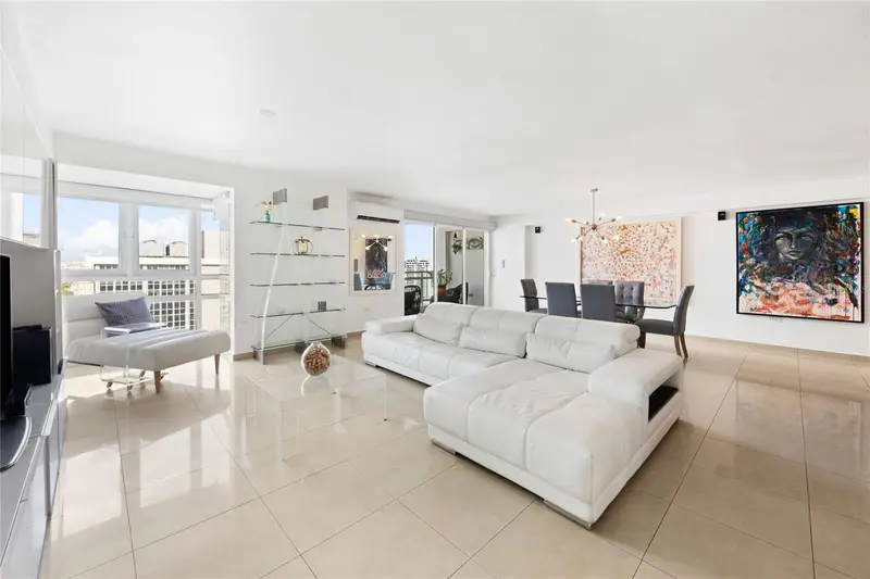 303 Villamil #1712, PR
