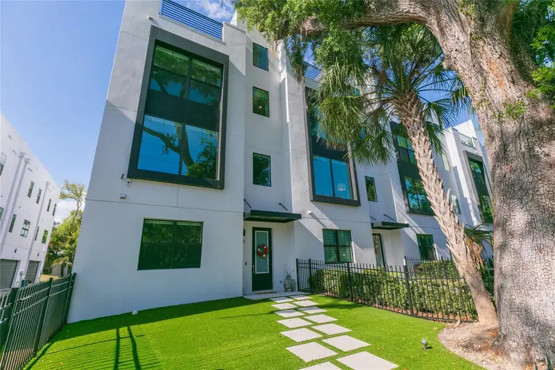 2851 W Gandy Blvd #5, FL