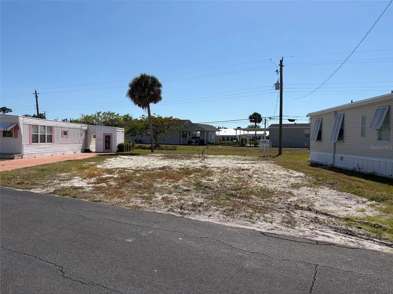 218 Outer Dr W, FL