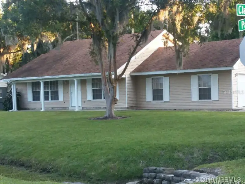 572 Palm Dr, FL