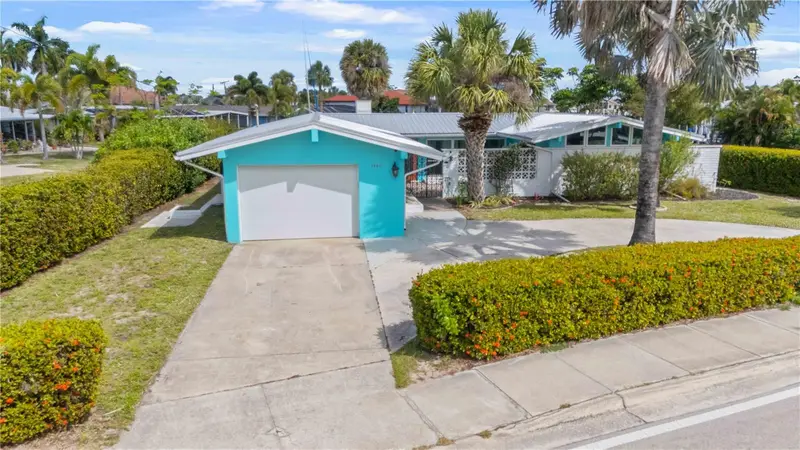 1960 W Marion Ave, FL