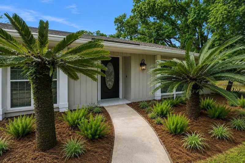 Sweetwater Oaks listing