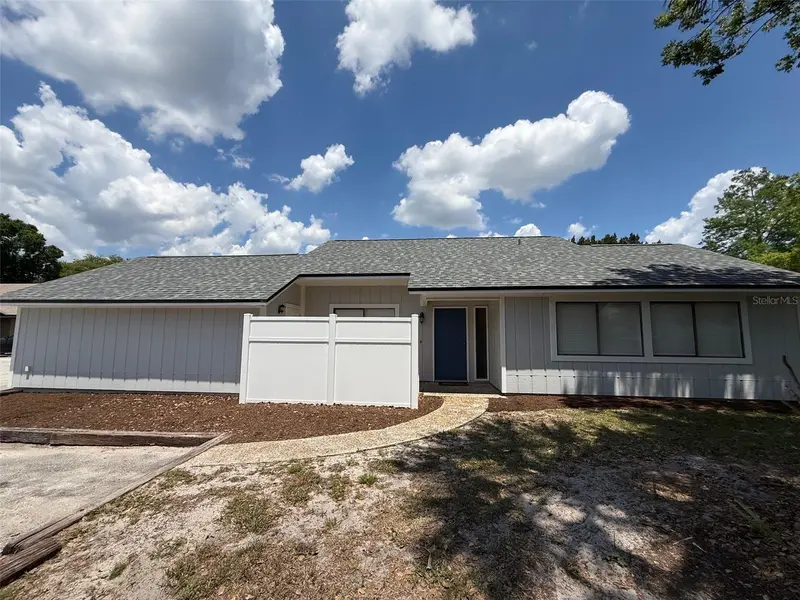 706 Lakeside Dr, FL