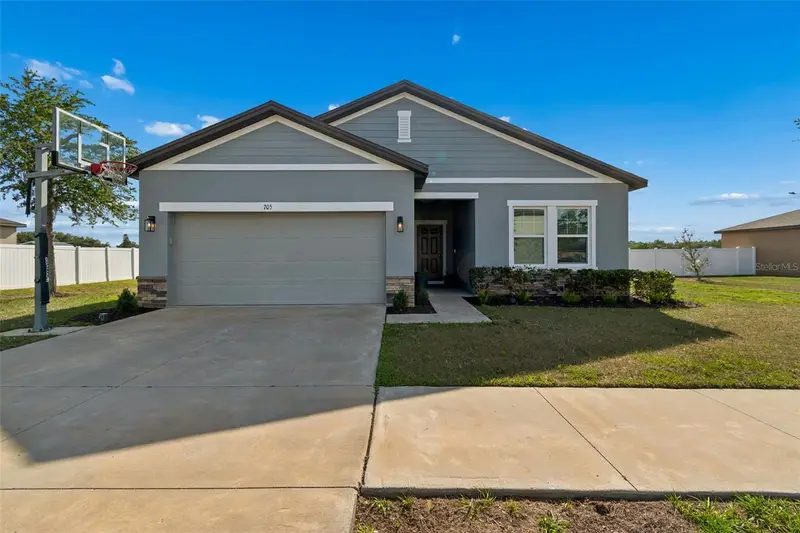 705 Garden Oaks Sq, FL