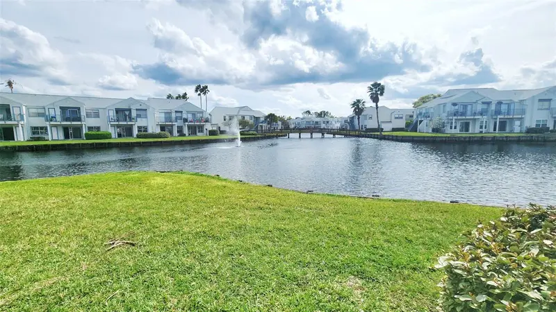 2528 Woodgate Blvd #102, FL