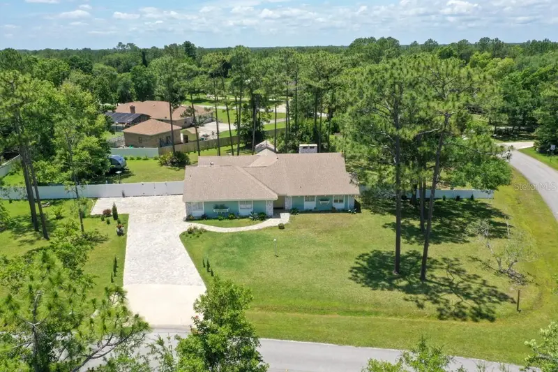 213 Riverbend Rd, FL