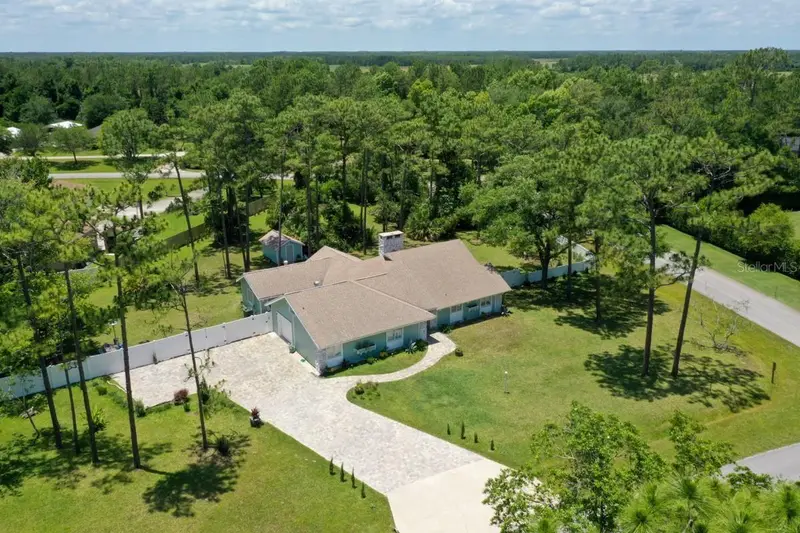 213 Riverbend Rd, FL