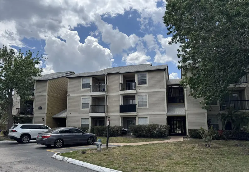 1916 Lake Atriums Cir #32, FL