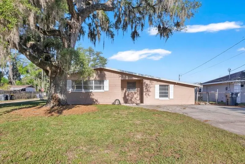 218 Dennis Ave, FL