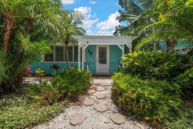 301 Cevera Dr, FL