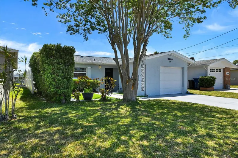 5106 Blue Heron Dr, FL