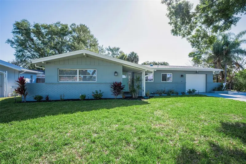 94 Nicholas Dr, FL