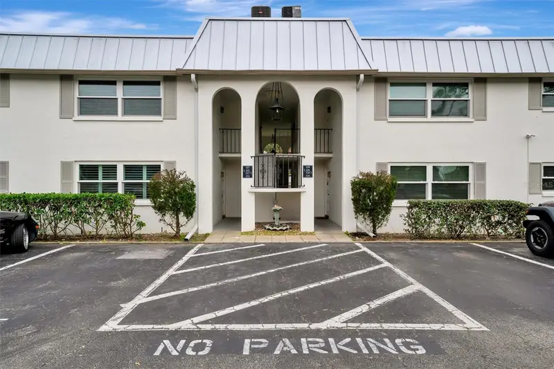 5800 Hollywood Blvd #115, FL