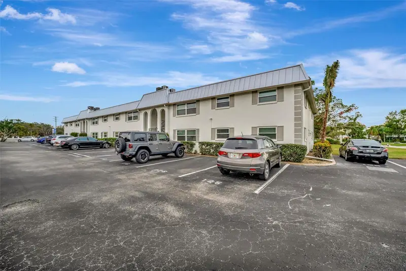 5800 Hollywood Blvd #115, FL