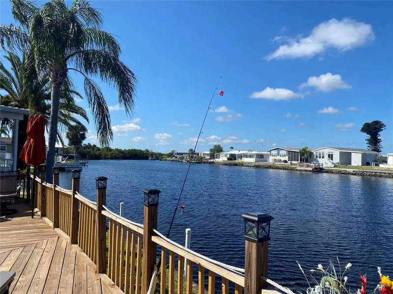 520 Ideal Pl, FL