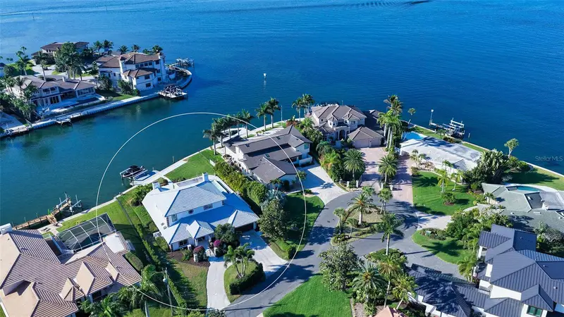 7689 Cove Ter, FL