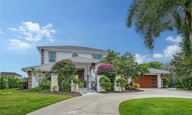 7689 Cove Ter, FL
