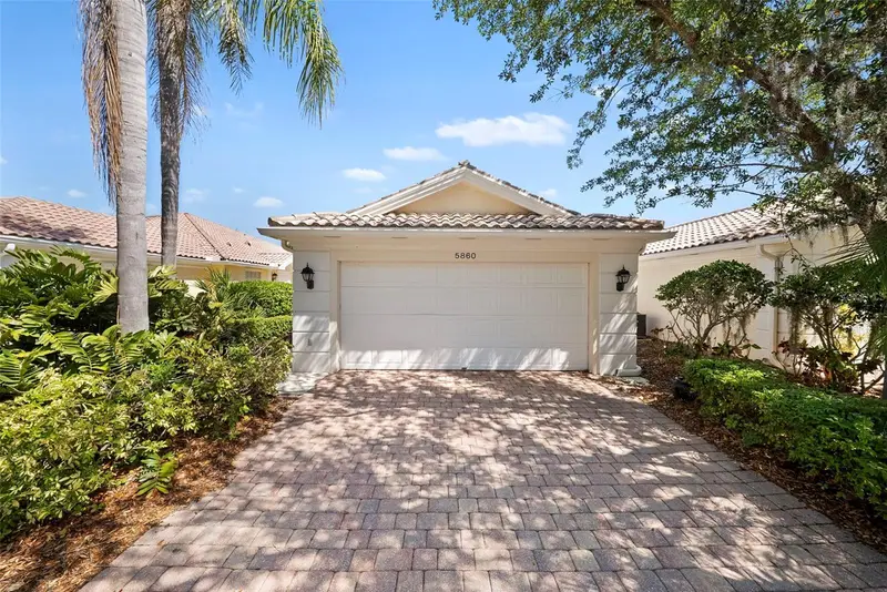 5860 Helicon Pl, FL
