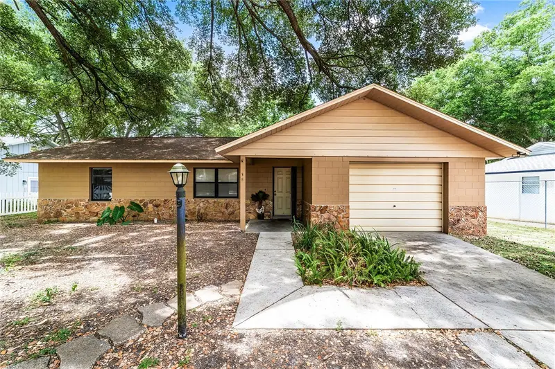 38 Almond Pass Dr, FL