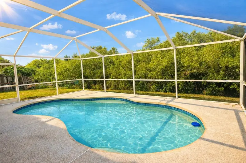 27606 Sky Lake Cir, FL