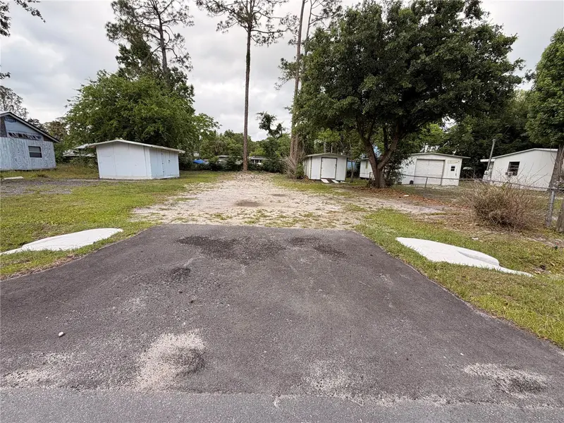 Armadillo Rd, FL