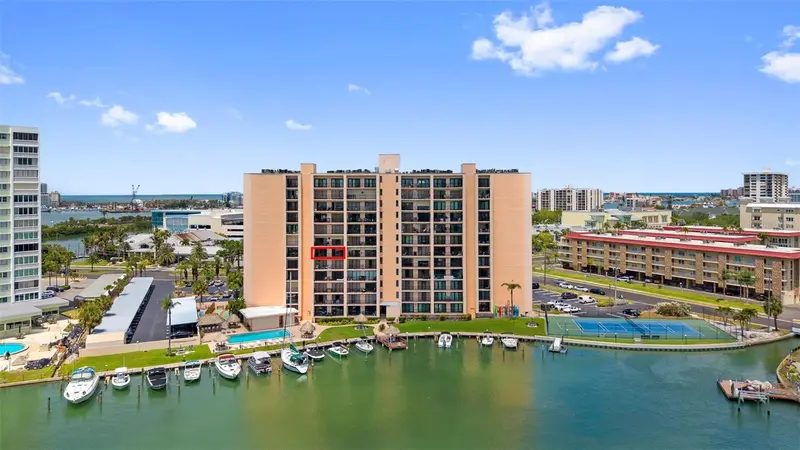 51 Island Way #608, FL