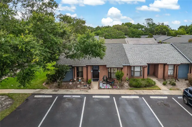 2818 Shannon Oak Ct, FL