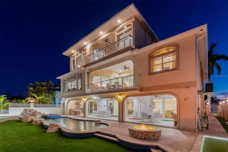 1203 Bay Dr, FL