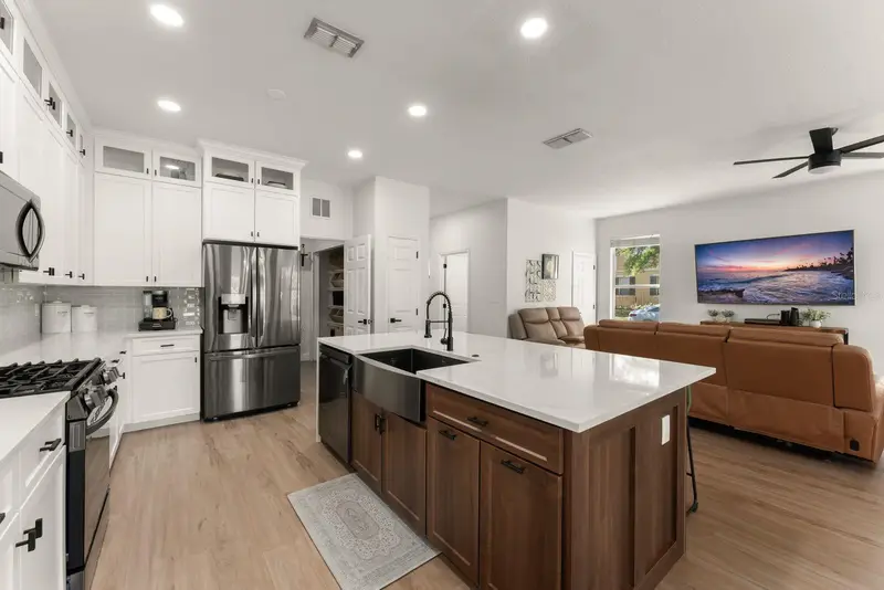 611 Brookfield Ter, FL