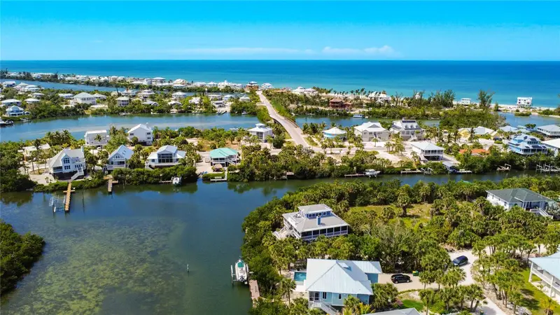 39 Bayshore Cir, FL