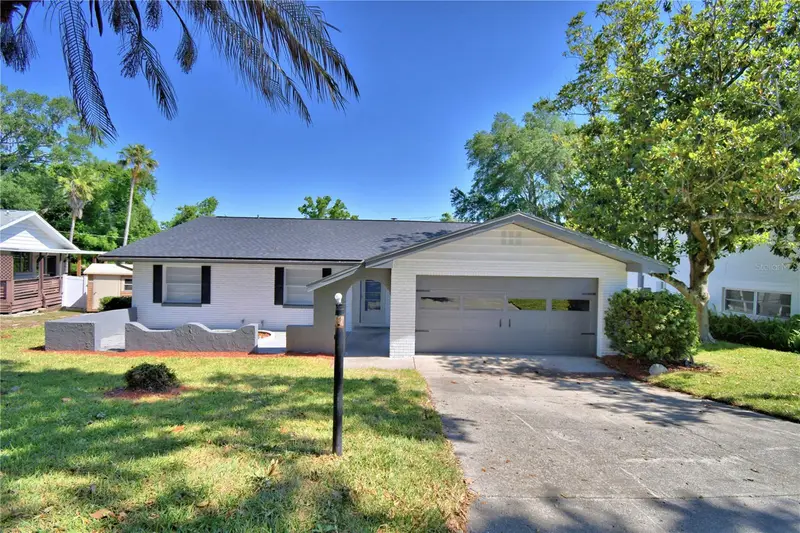 138 Whittier Ln, FL
