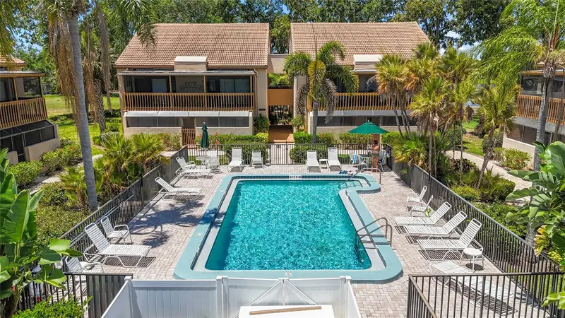 3033 Willow Grn #10, FL