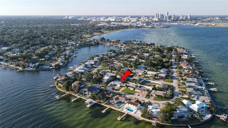 2671 W Bay Isle Dr Se, FL