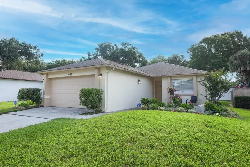 921 Saint Croix Ct, FL