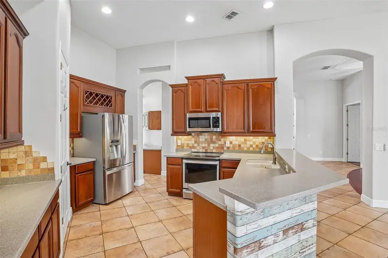 910 Parasol Pl, FL