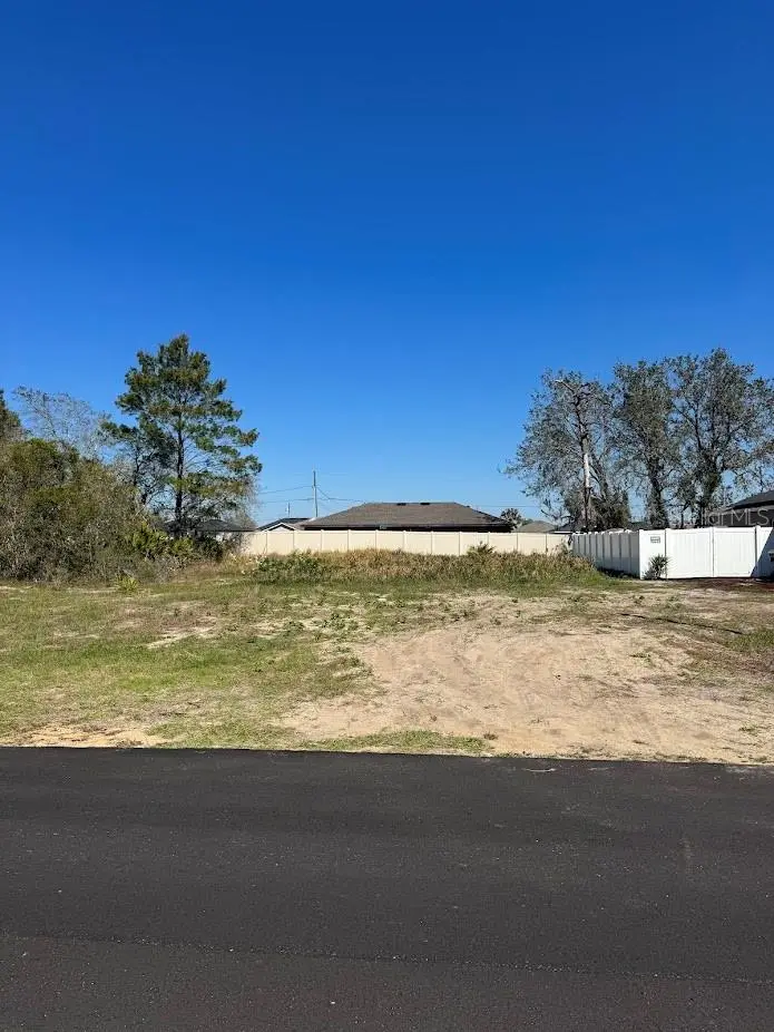 311 Hibiscus Dr, FL