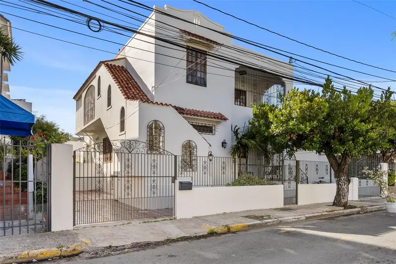 652 Calle Hernandez, PR