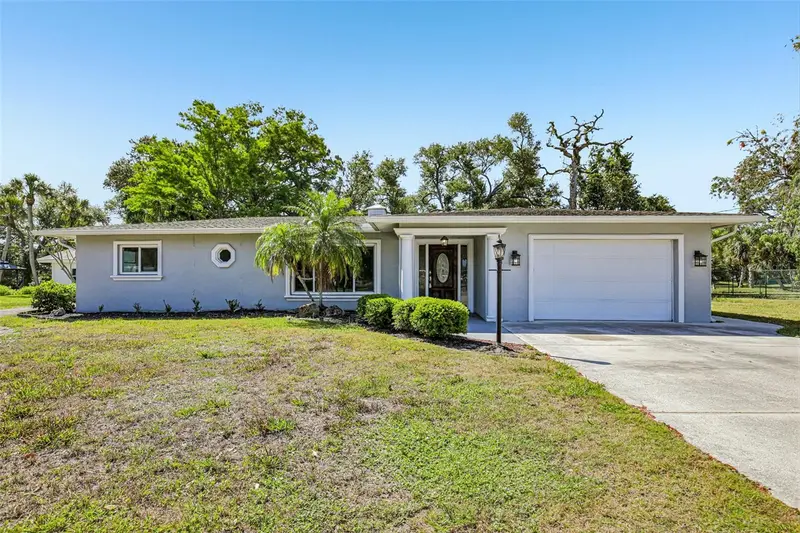 209 Palm Ave, FL