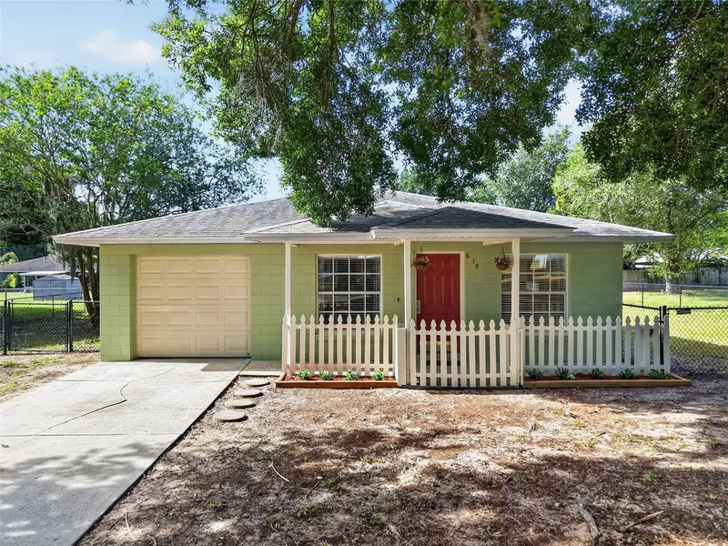 610 Palmetto Dr, FL