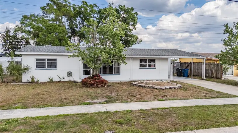 307 Country Club Dr, FL